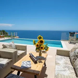  Villa Tsimaras